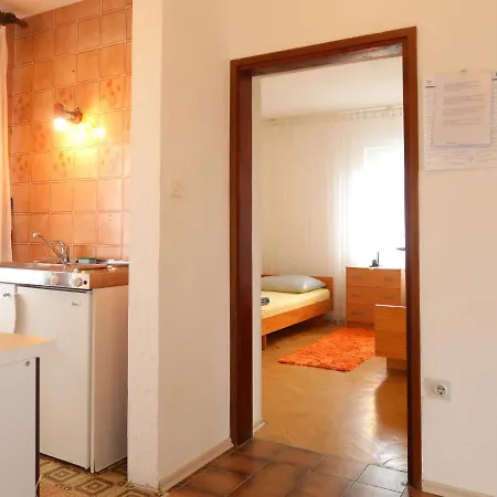 Mira-1 By Interhome Lägenhet Pinezići