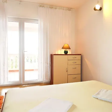 Mira-1 By Interhome Pinezići